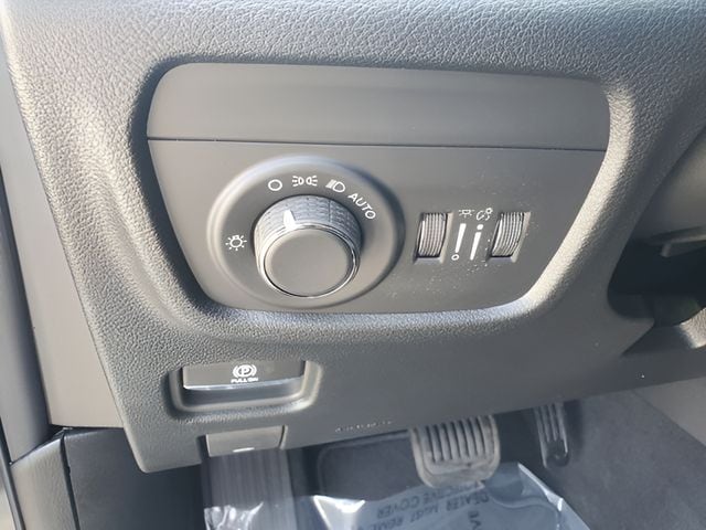 2026 Jeep Grand Cherokee Laredo - Photo 13
