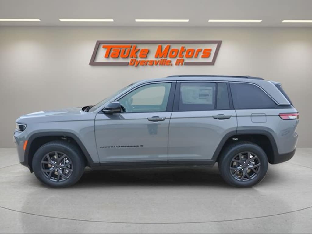 New 2027 Jeep Grand Cherokee Laredo Sport Utility