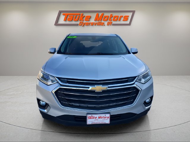 Used 2019 Chevrolet Traverse 3LT with VIN 1GNEVHKW8KJ162082 for sale in Dyersville, IA