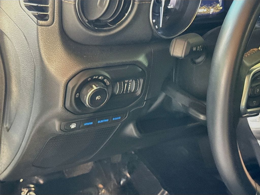 2022 Jeep Wrangler Unlimited High Altitude 4XE - Photo 11