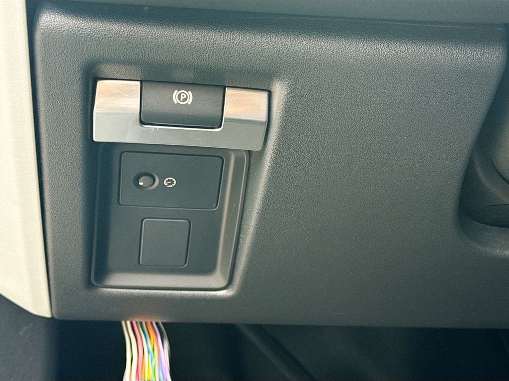 2024 Land Rover Defender S - Photo 11
