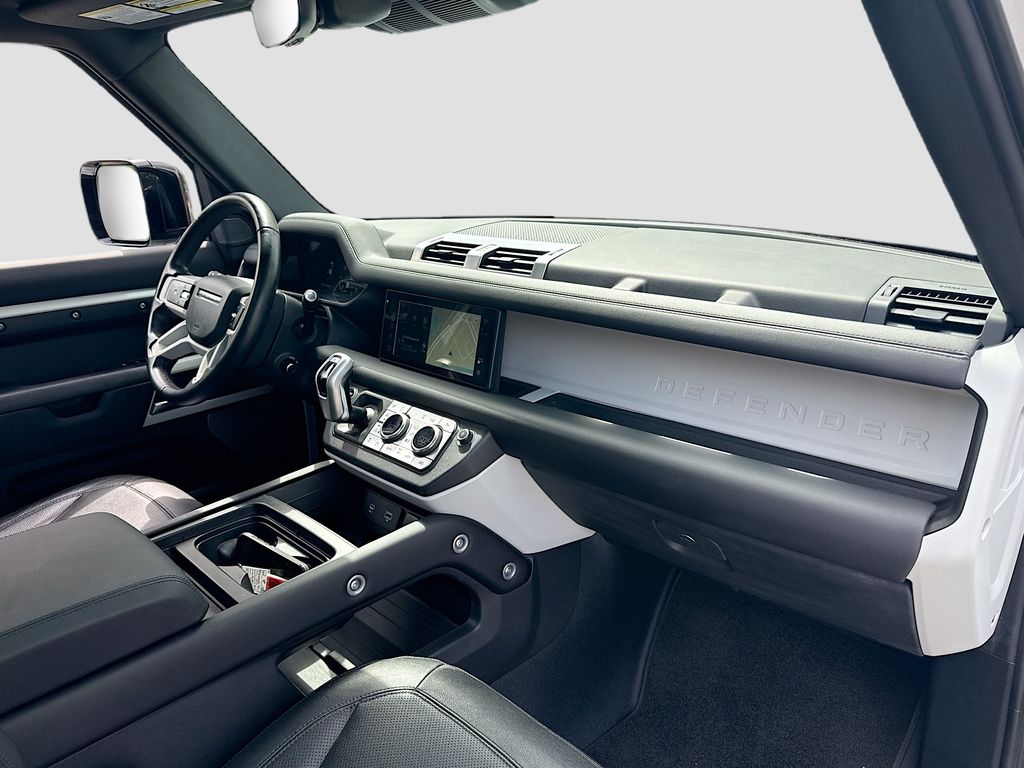 2024 Land Rover Defender S - Photo 32
