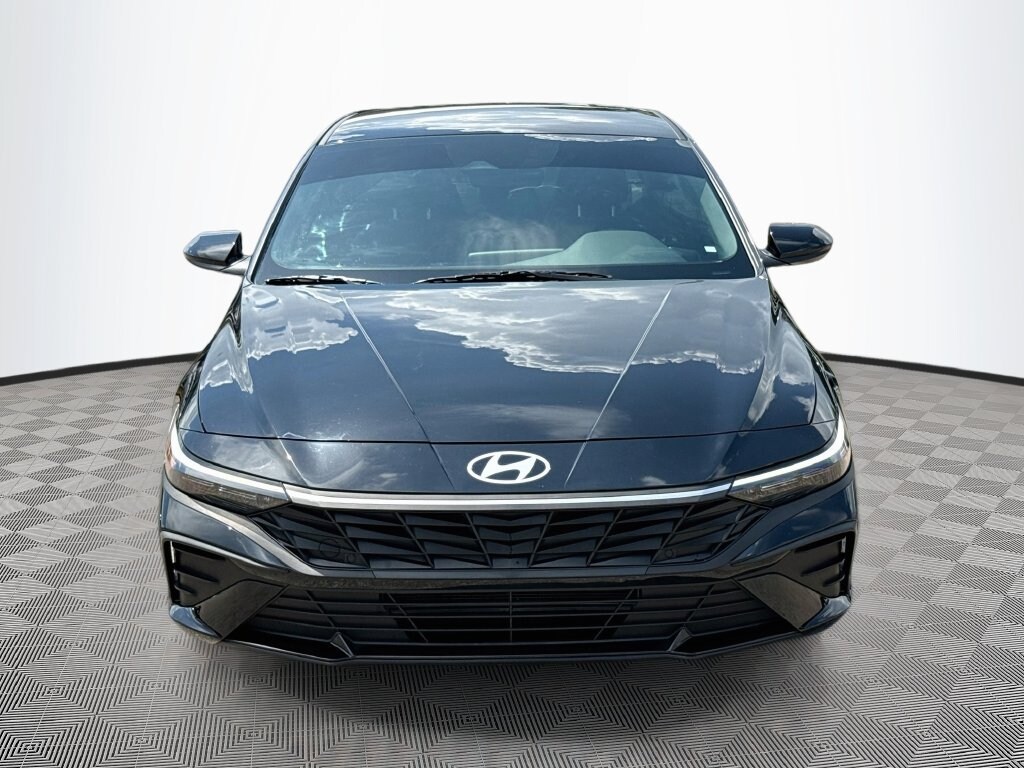 Used 2025 Hyundai Elantra SEL Sport Sedan