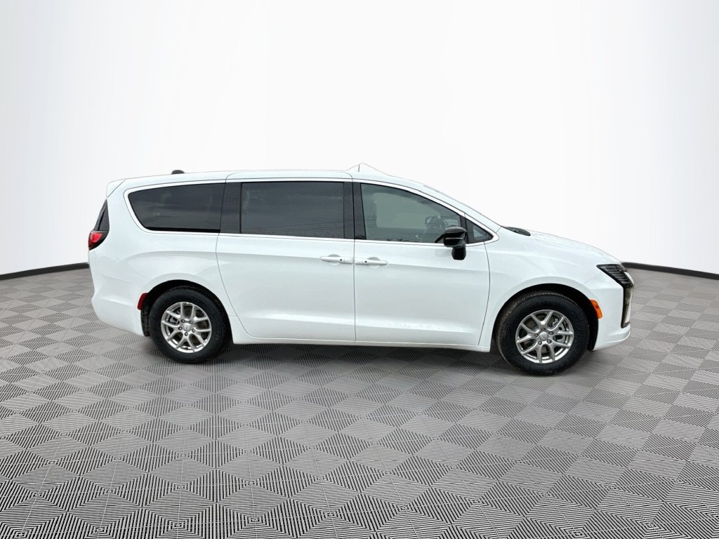 New 2027 Chrysler Pacifica SELECT Passenger Van