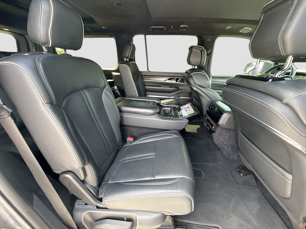2024 Jeep Grand Wagoneer Series II - Photo 30