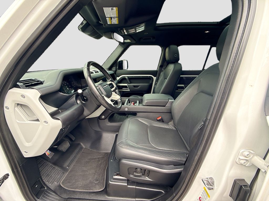 2024 Land Rover Defender S - Photo 23
