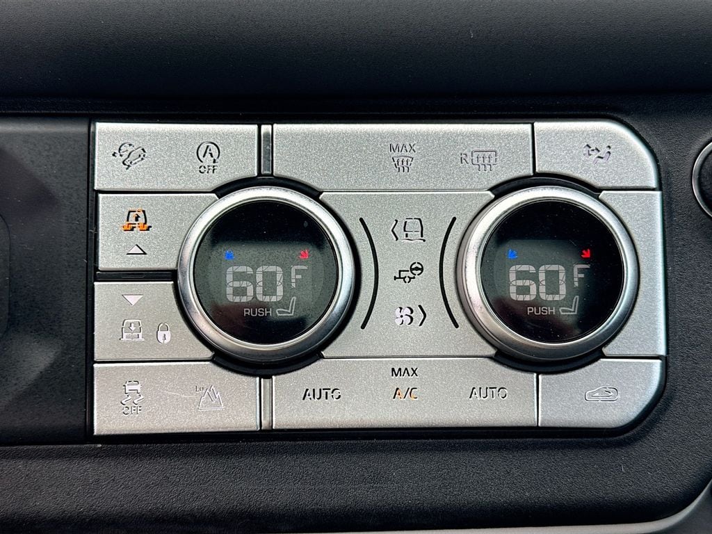 2024 Land Rover Defender S - Photo 17