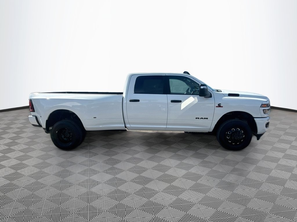 New 2027 Ram 3500 BIG HORN CREW CAB 4X4 8' BOX Pickup