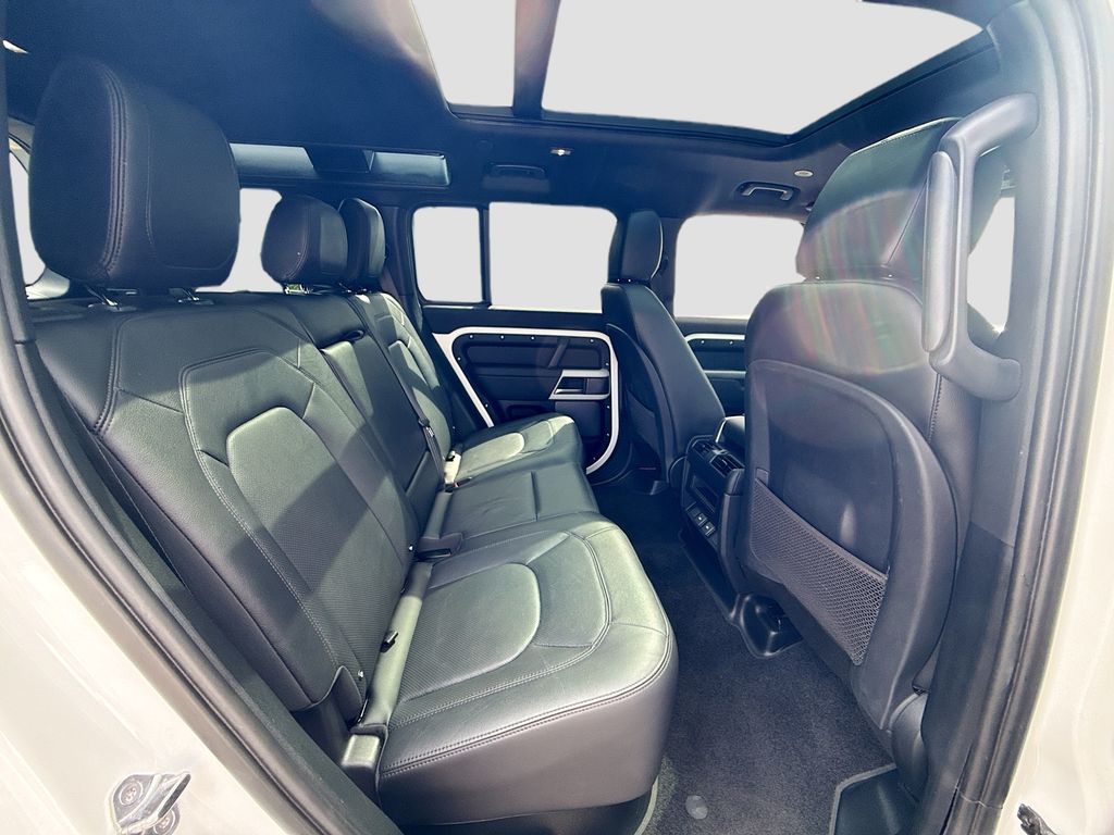 2024 Land Rover Defender S - Photo 30