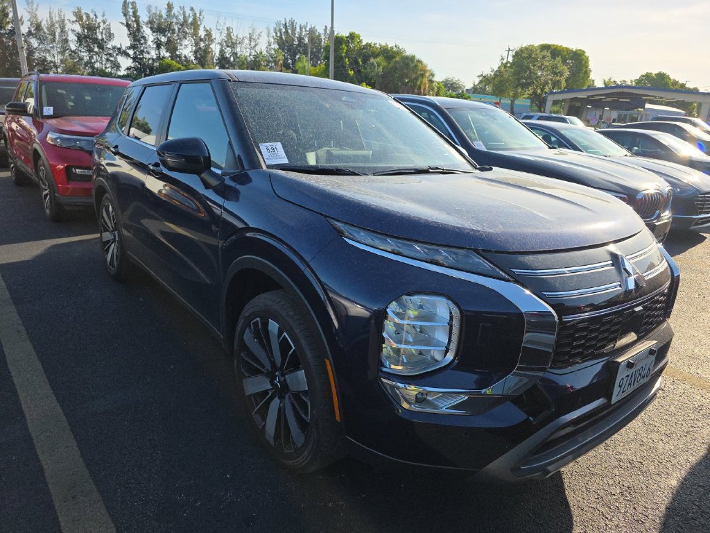 Used 2026 Mitsubishi Outlander LE SUV