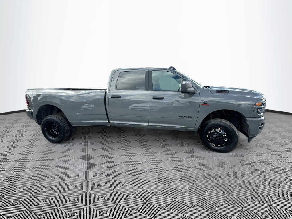 New 2027 Ram 3500 BIG HORN CREW CAB 4X4 8' BOX Pickup