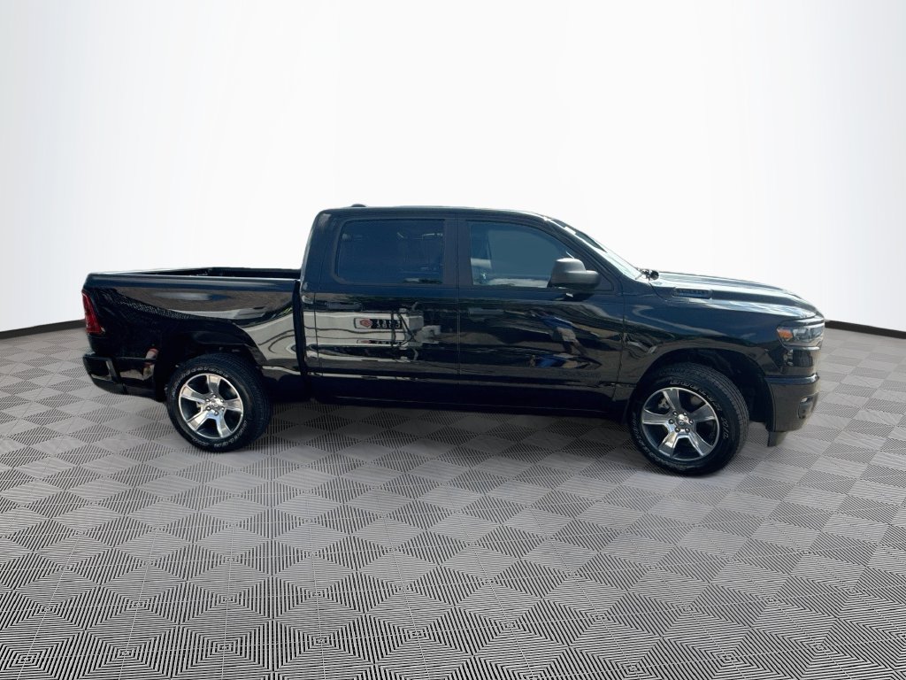 New 2027 Ram 1500 EXPRESS CREW CAB 4X2 5'7 BOX Pickup