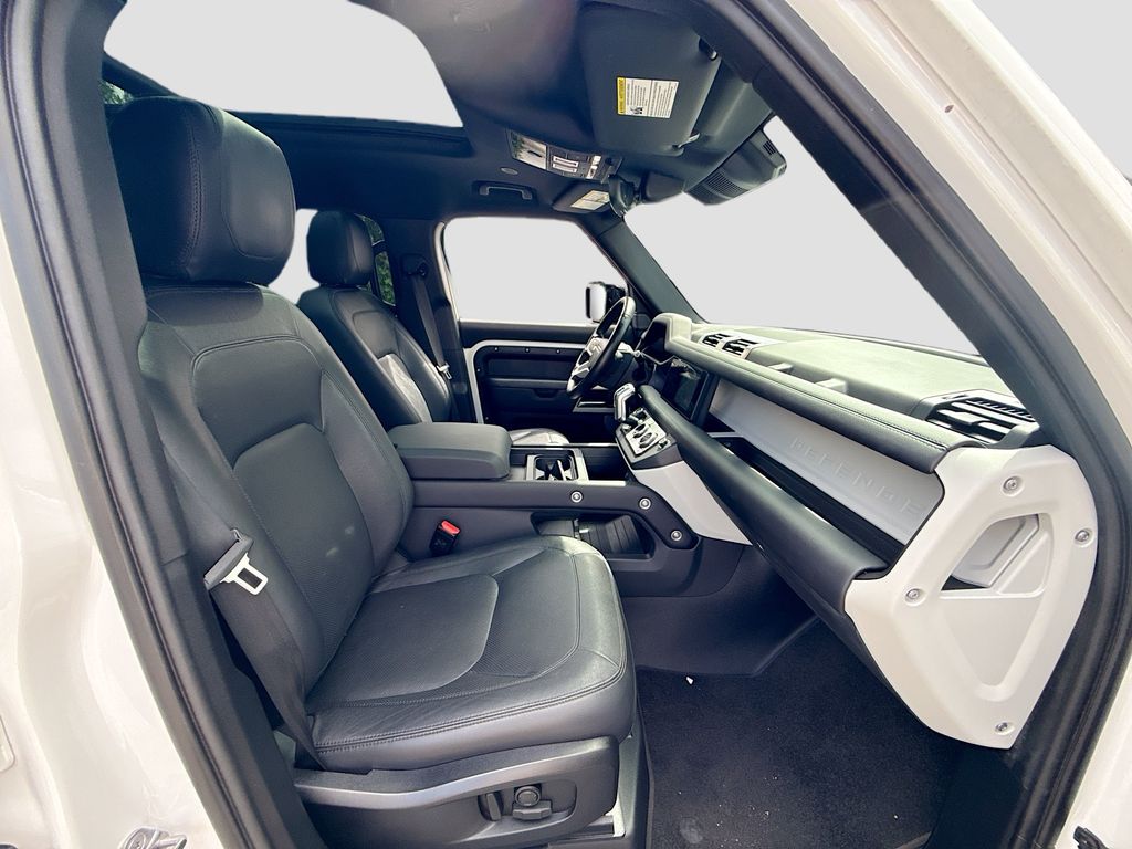 2024 Land Rover Defender S - Photo 31