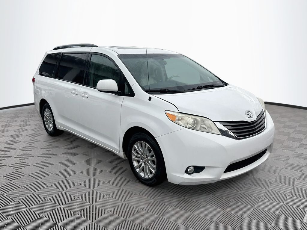 Used 2014 Toyota Sienna XLE with VIN 5TDYK3DC6ES462313 for sale in Plantation, FL