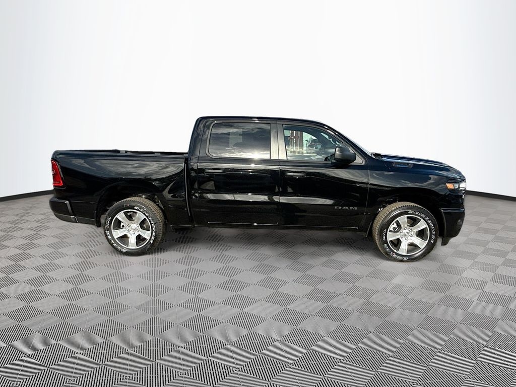 New 2026 Ram 1500 EXPRESS CREW CAB 4X2 5'7 BOX Pickup