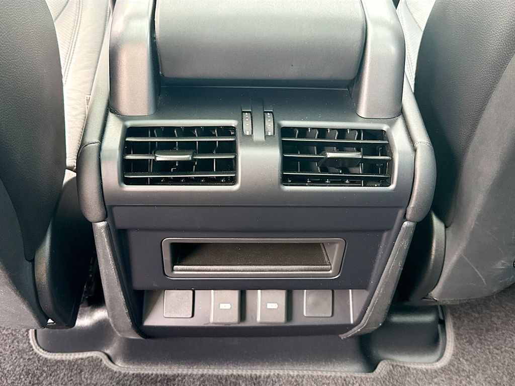 2024 Land Rover Defender S - Photo 28