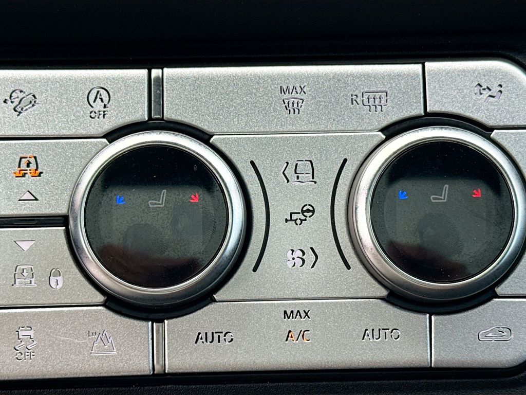 2024 Land Rover Defender S - Photo 22
