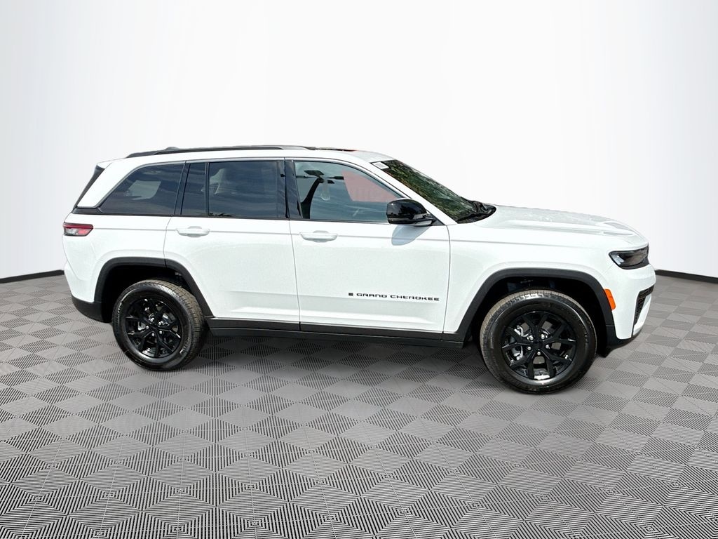 New 2026 Jeep Grand Cherokee LAREDO ALTITUDE 4X2 Sport Utility