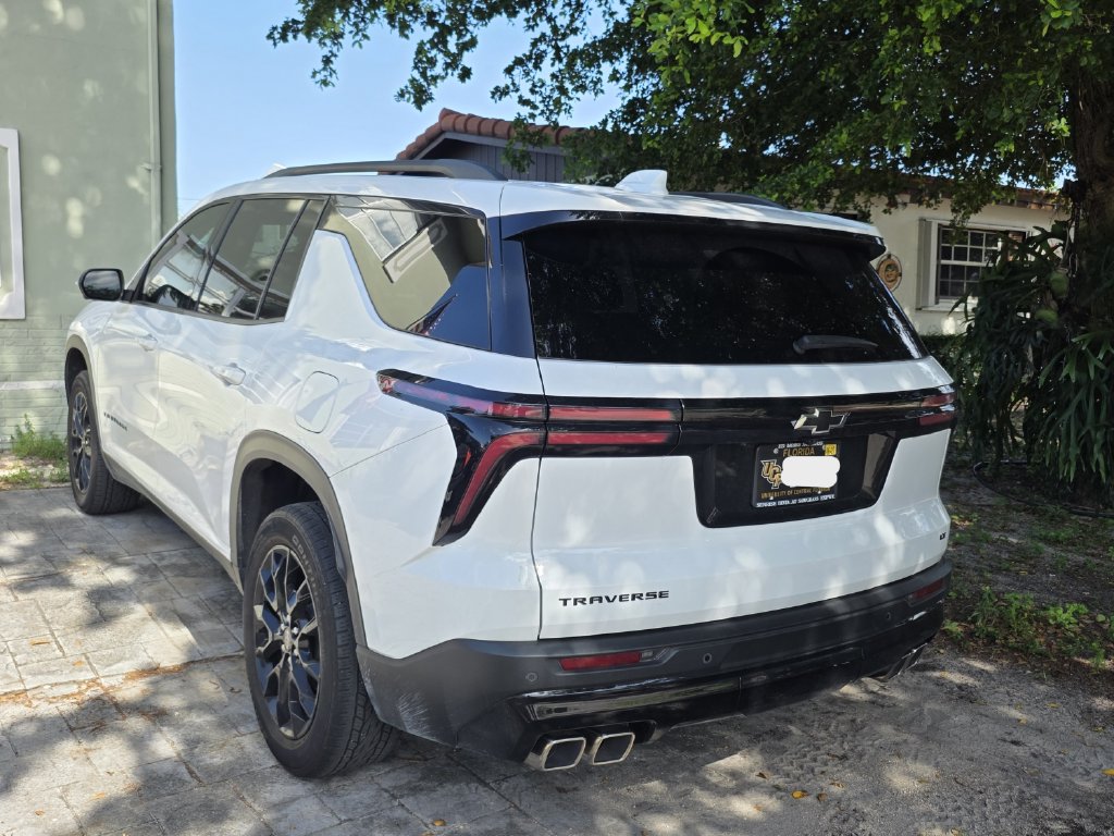 Used 2024 Chevrolet Traverse LT SUV