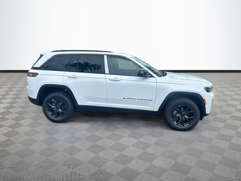 New 2027 Jeep Grand Cherokee LAREDO ALTITUDE 4X2 Sport Utility