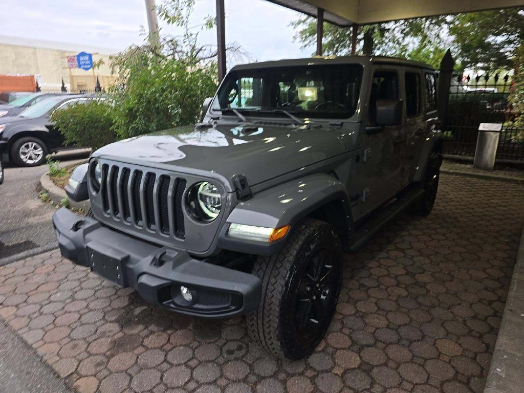 Used 2022 Jeep Wrangler Unlimited Sahara Altitude SUV