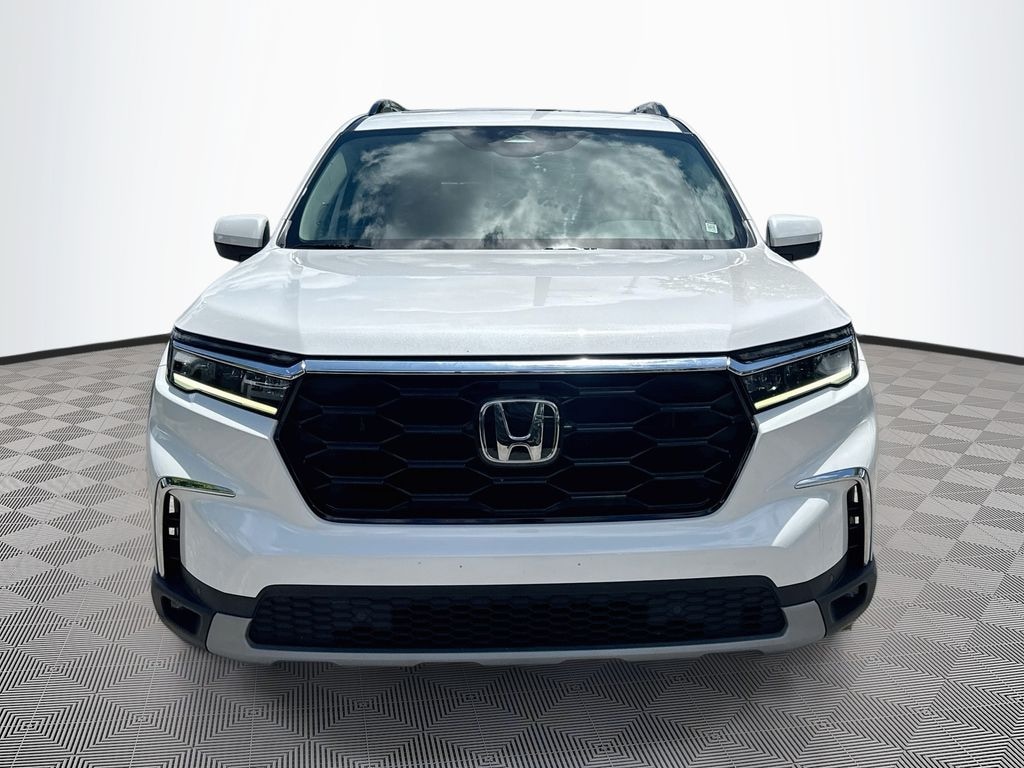 Used 2025 Honda Pilot Touring SUV