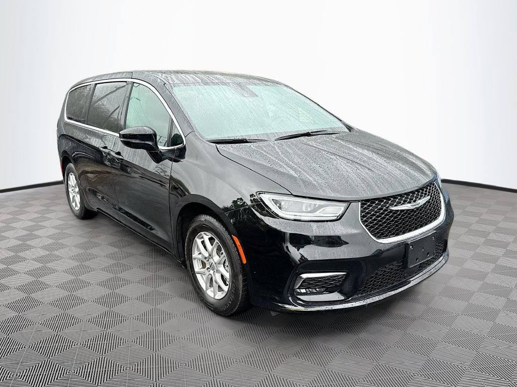 Used 2025 Chrysler Pacifica Select Van Passenger Van