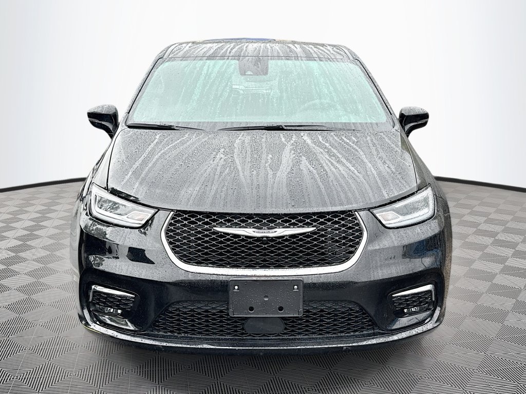 Used 2025 Chrysler Pacifica Select Van Passenger Van