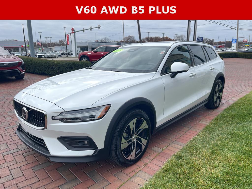 2025 Volvo V60 Cross Country