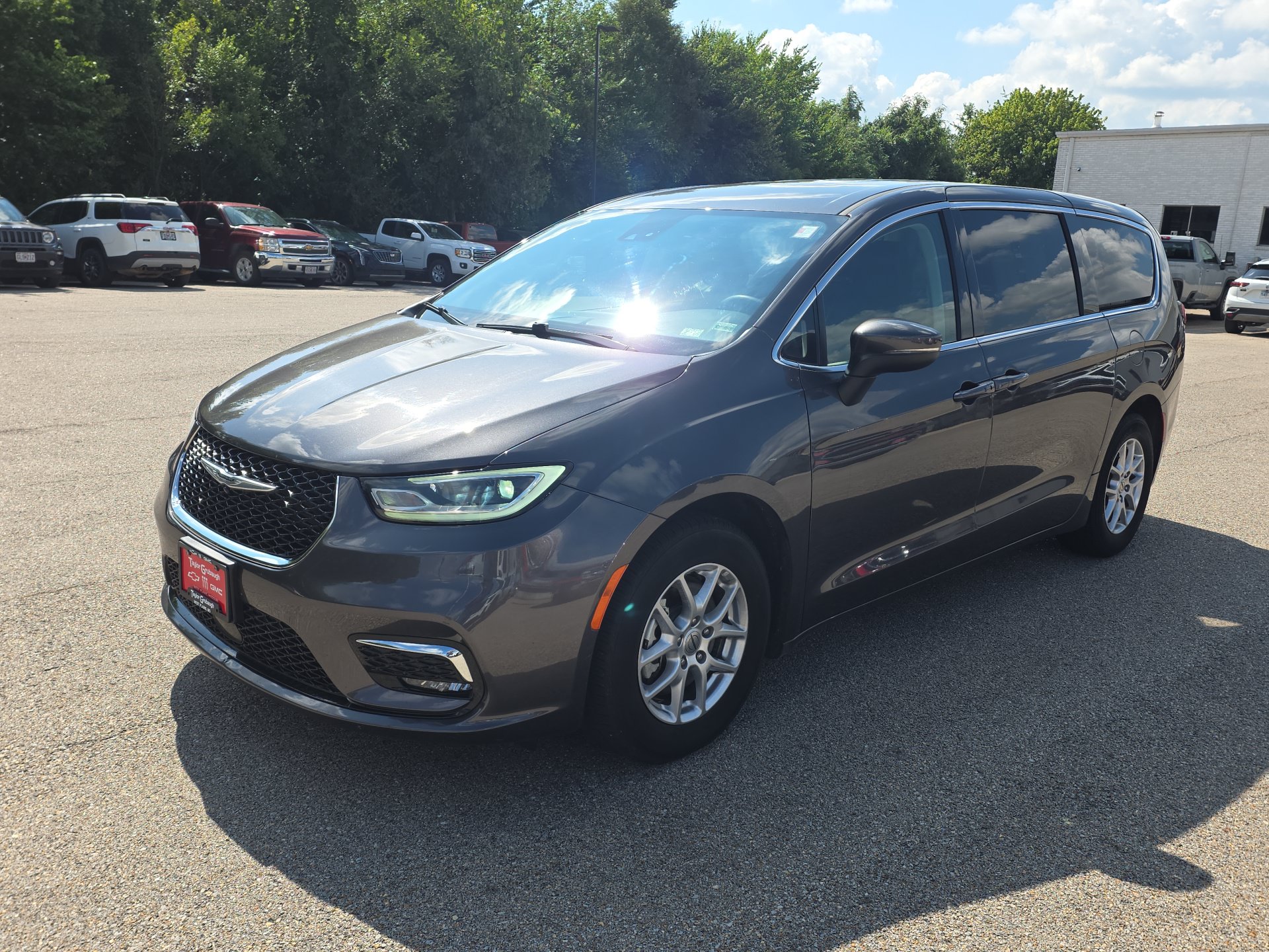Used 2023 Chrysler Pacifica Touring L Minivan
