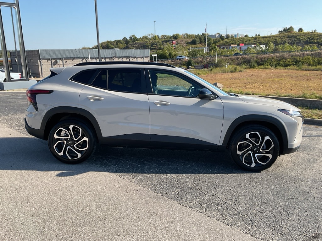 2026 Chevrolet Trax RS - Photo 9