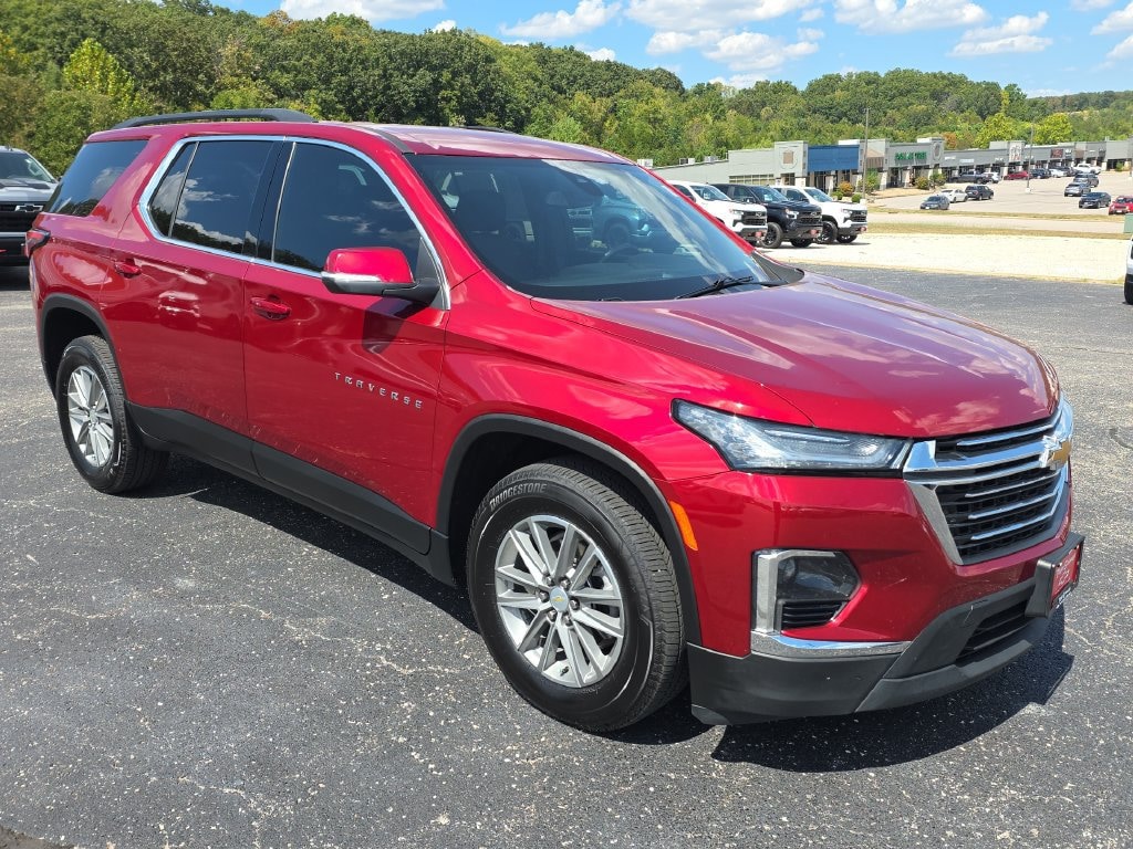 Used 2023 Chevrolet Traverse LT Cloth SUV