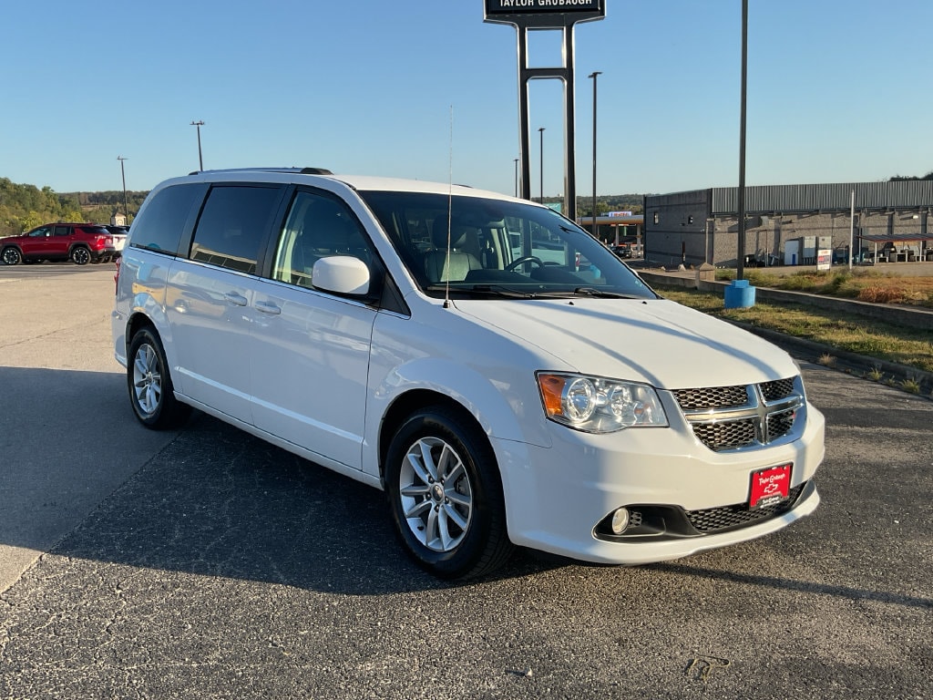 Used 2019 Dodge Grand Caravan SXT with VIN 2C4RDGCG1KR802806 for sale in Waynesville, MO