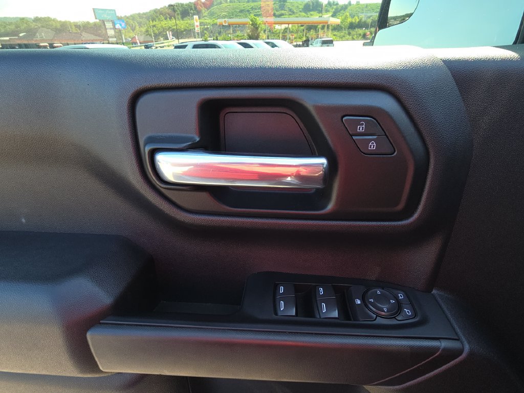 2023 Chevrolet Silverado 1500 Custom - Photo 13