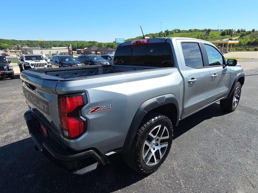 2023 Chevrolet Colorado Z71 - Photo 9