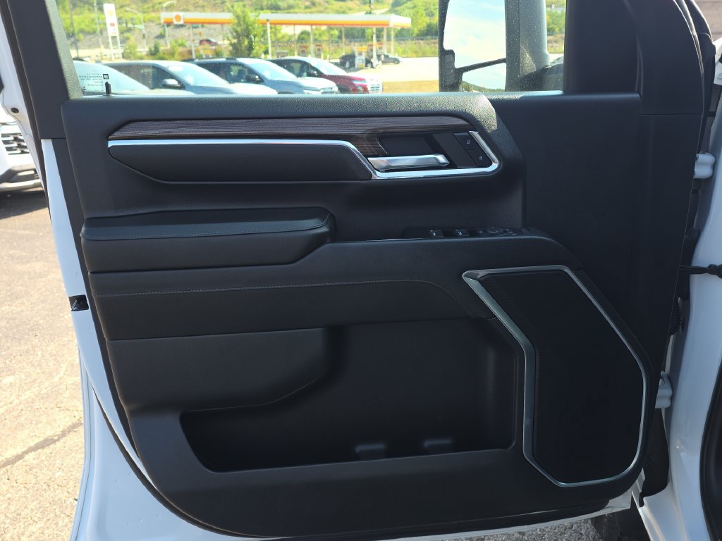 2024 Chevrolet Silverado 3500HD LT - Photo 13