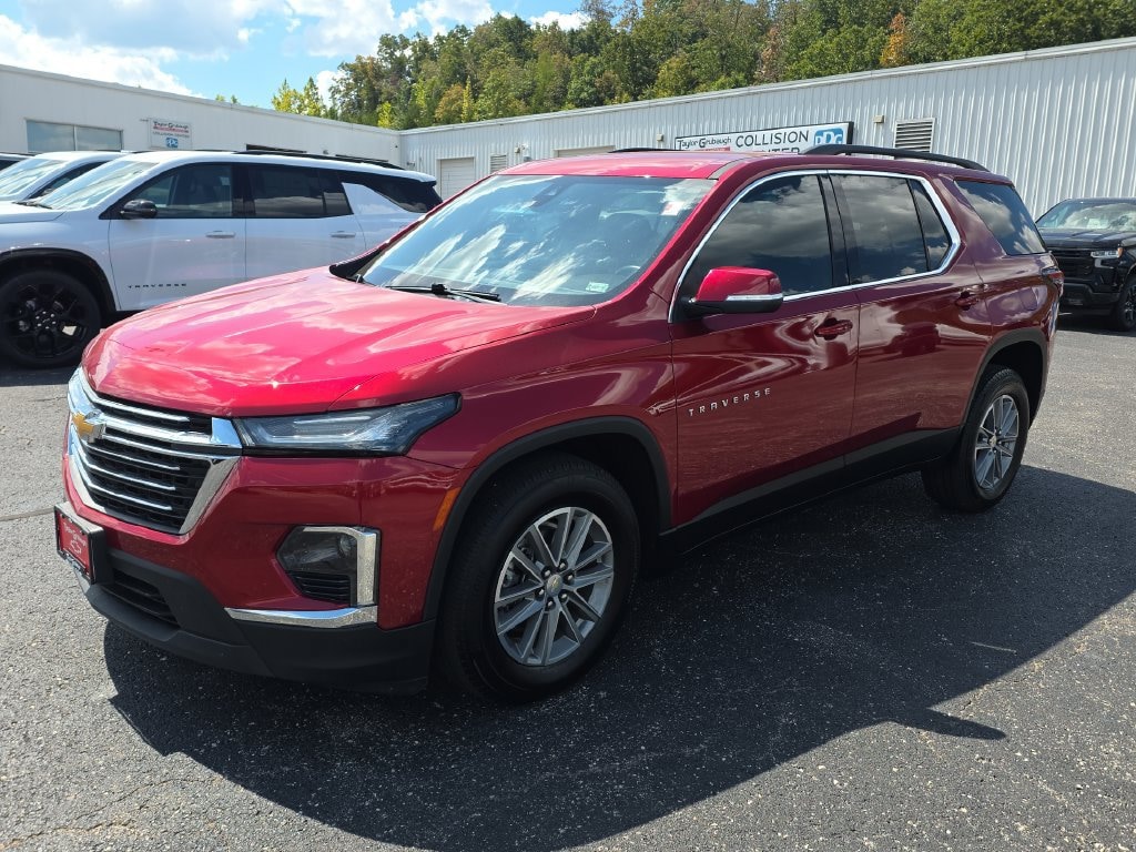 Used 2023 Chevrolet Traverse LT Cloth SUV