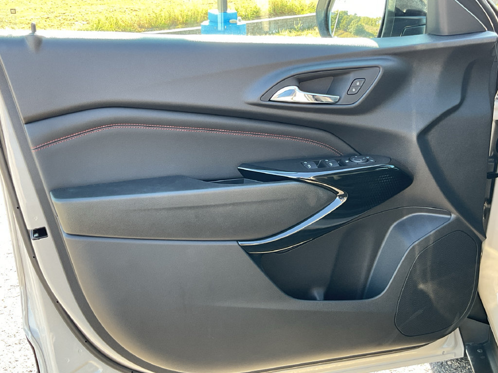 2026 Chevrolet Trax RS - Photo 12