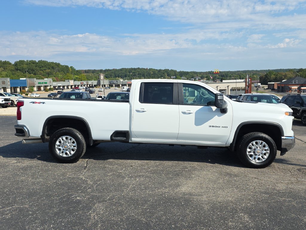 2024 Chevrolet Silverado 3500HD LT - Photo 10