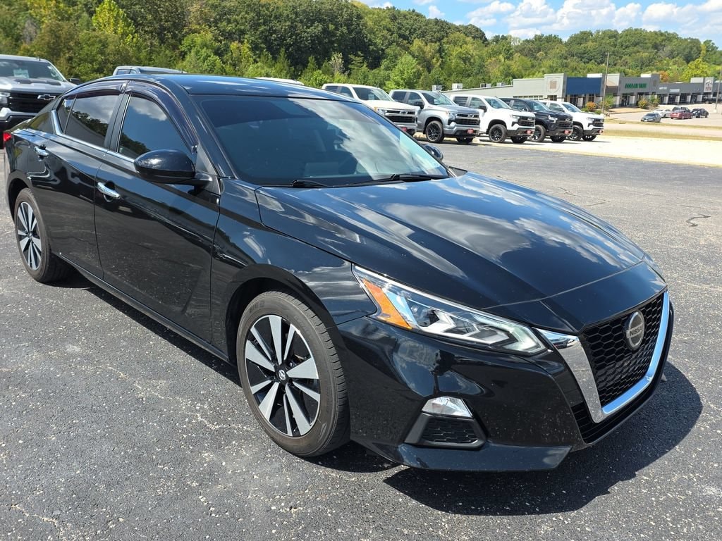 Used 2021 Nissan Altima SV with VIN 1N4BL4DVXMN408453 for sale in Waynesville, MO