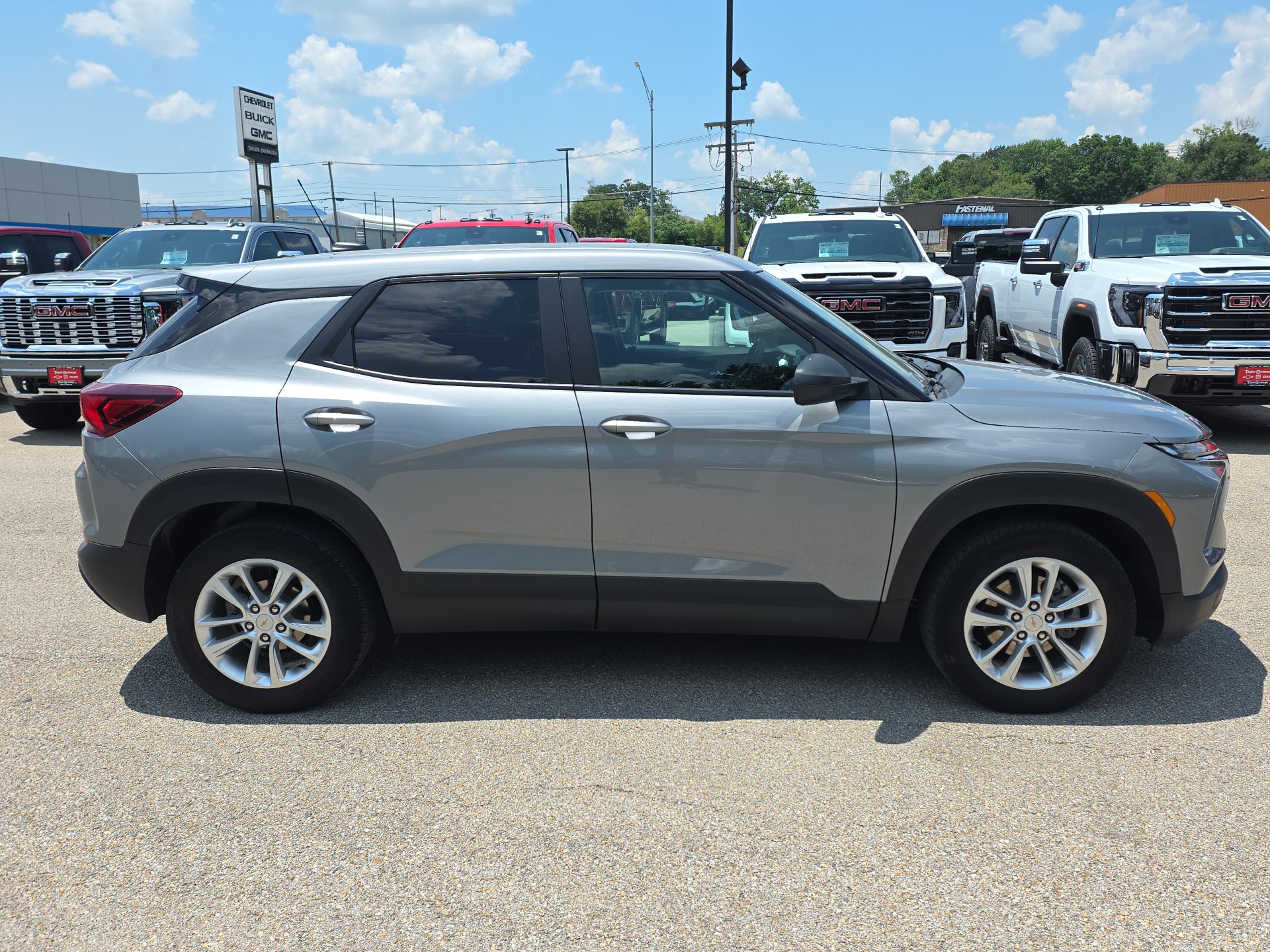 2024 Chevrolet TrailBlazer LS - Photo 9