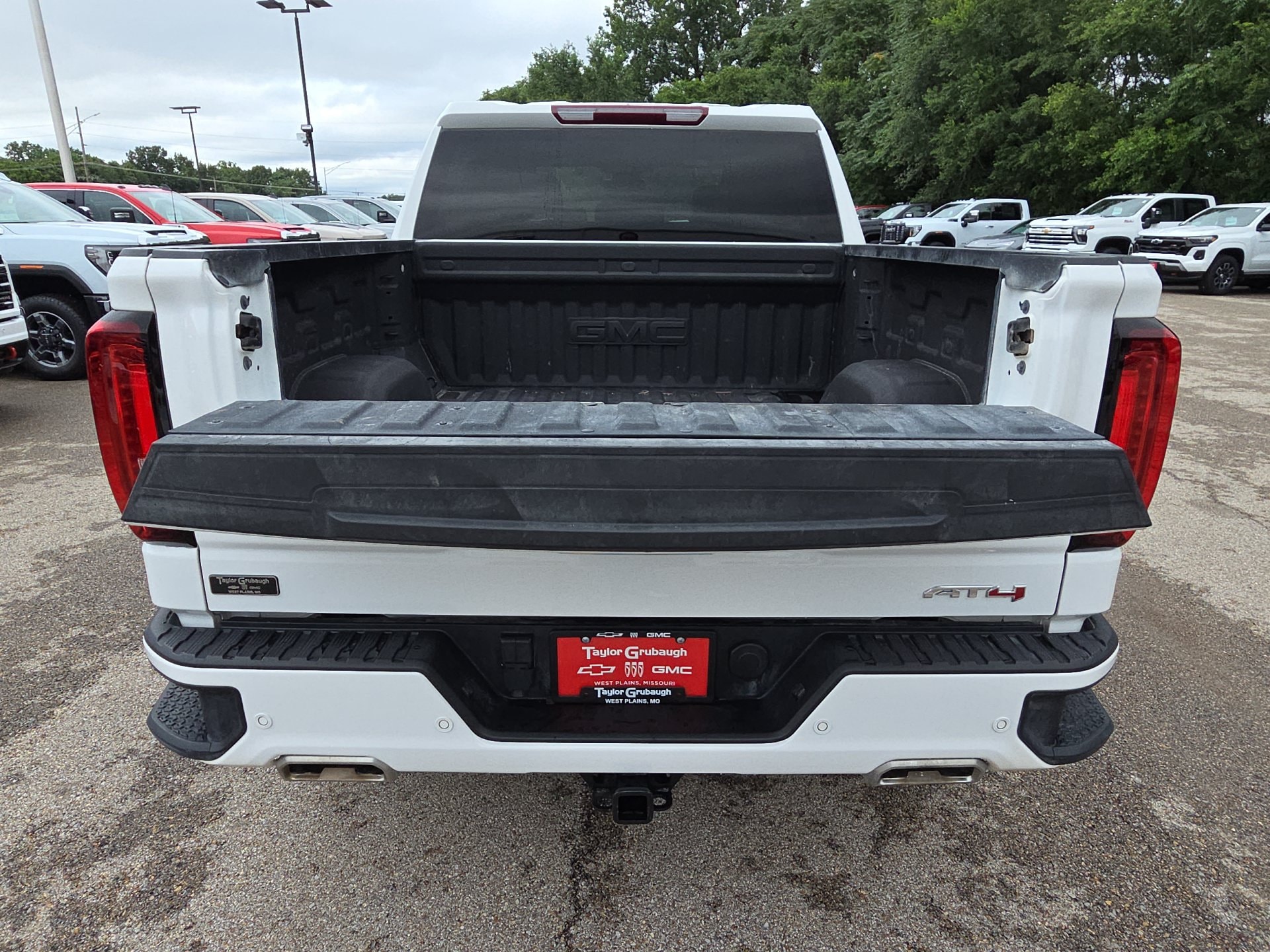 2025 GMC Sierra 1500 AT4 - Photo 9