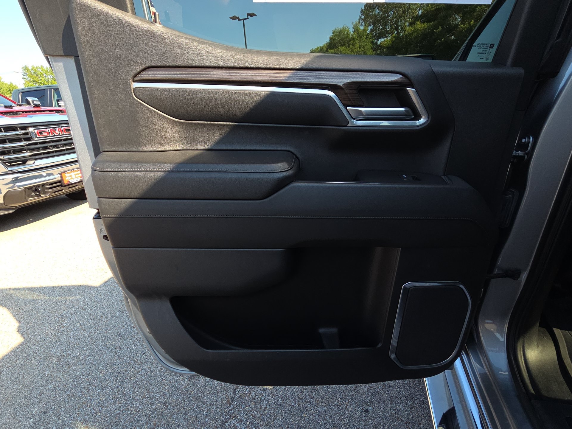 2023 Chevrolet Silverado 1500 LT - Photo 28