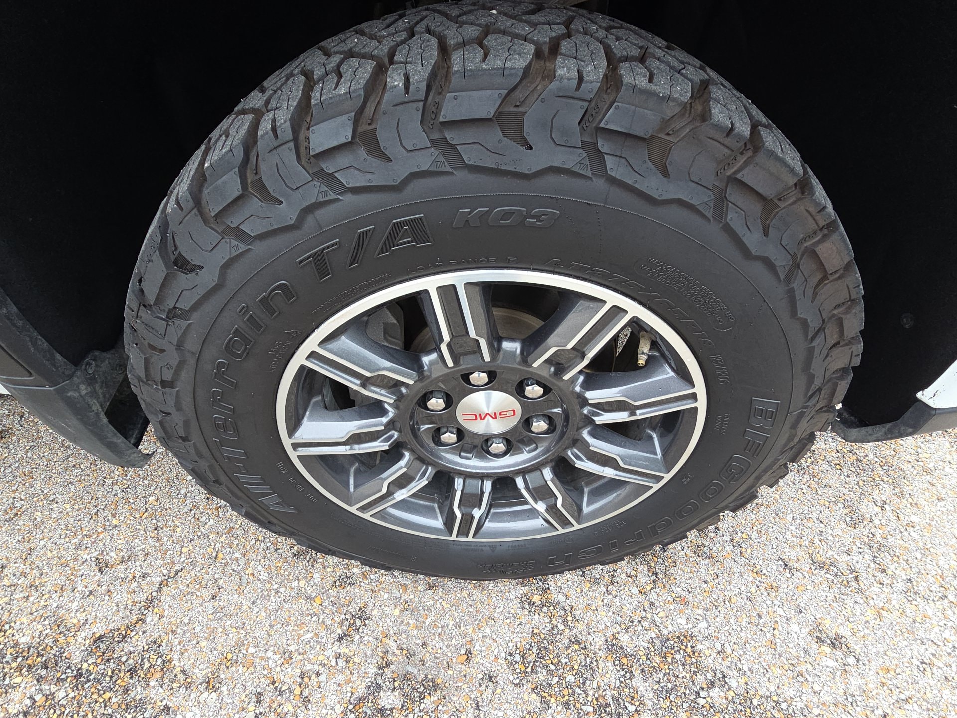 2025 GMC Sierra 1500 AT4 - Photo 12
