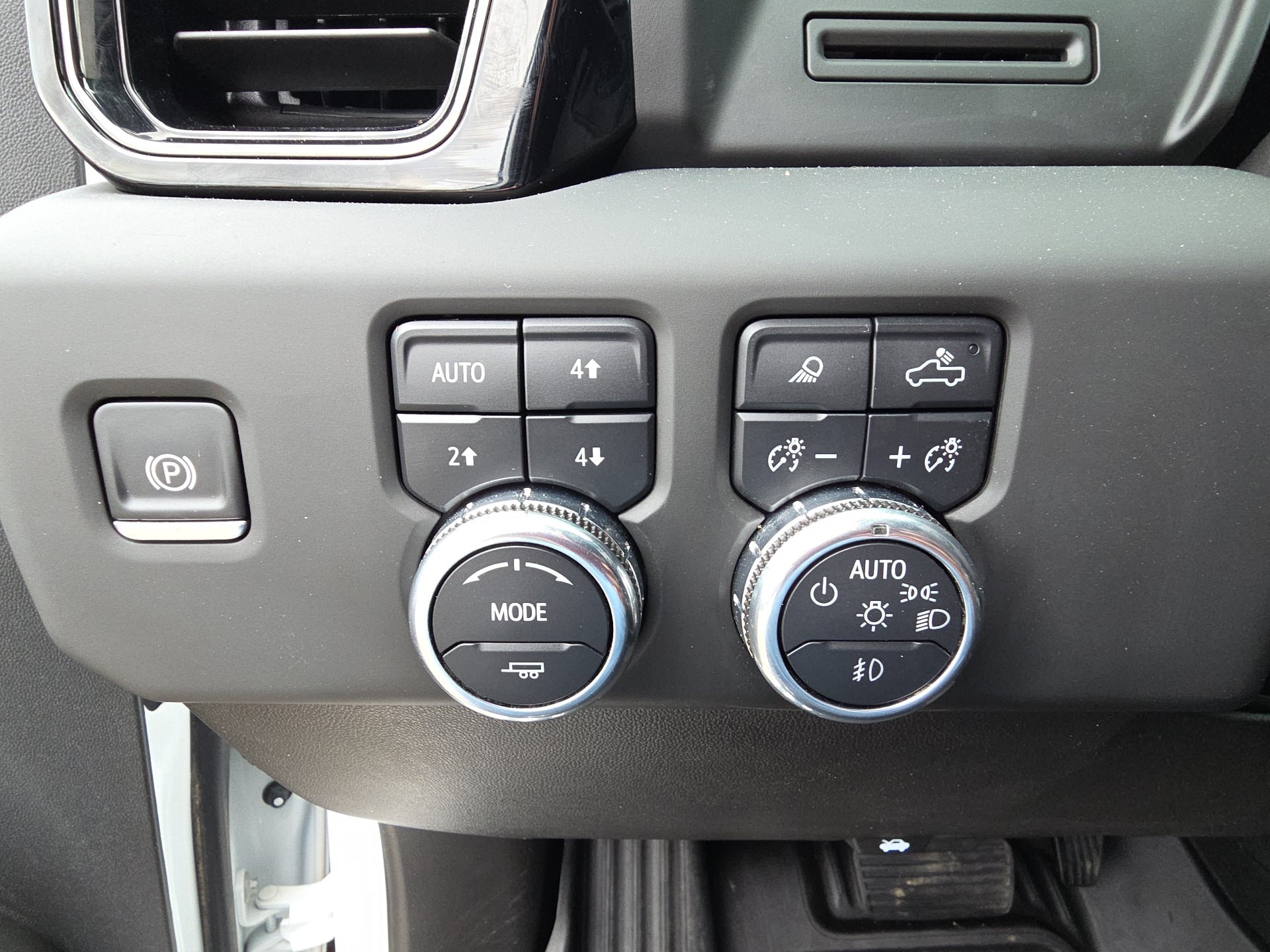 2025 GMC Sierra 1500 AT4 - Photo 22