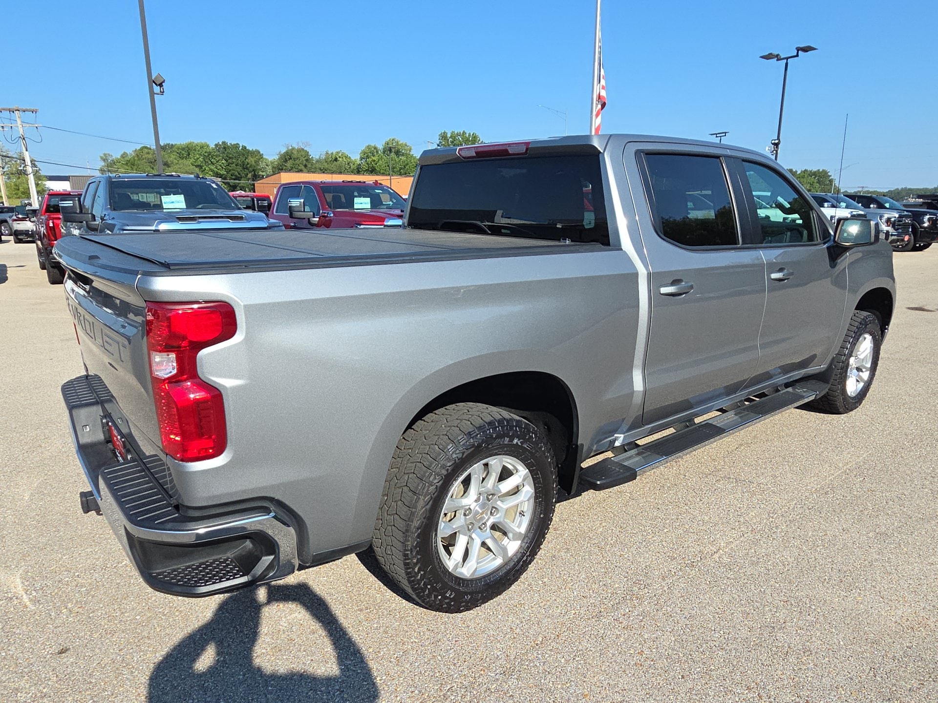 2023 Chevrolet Silverado 1500 LT - Photo 10