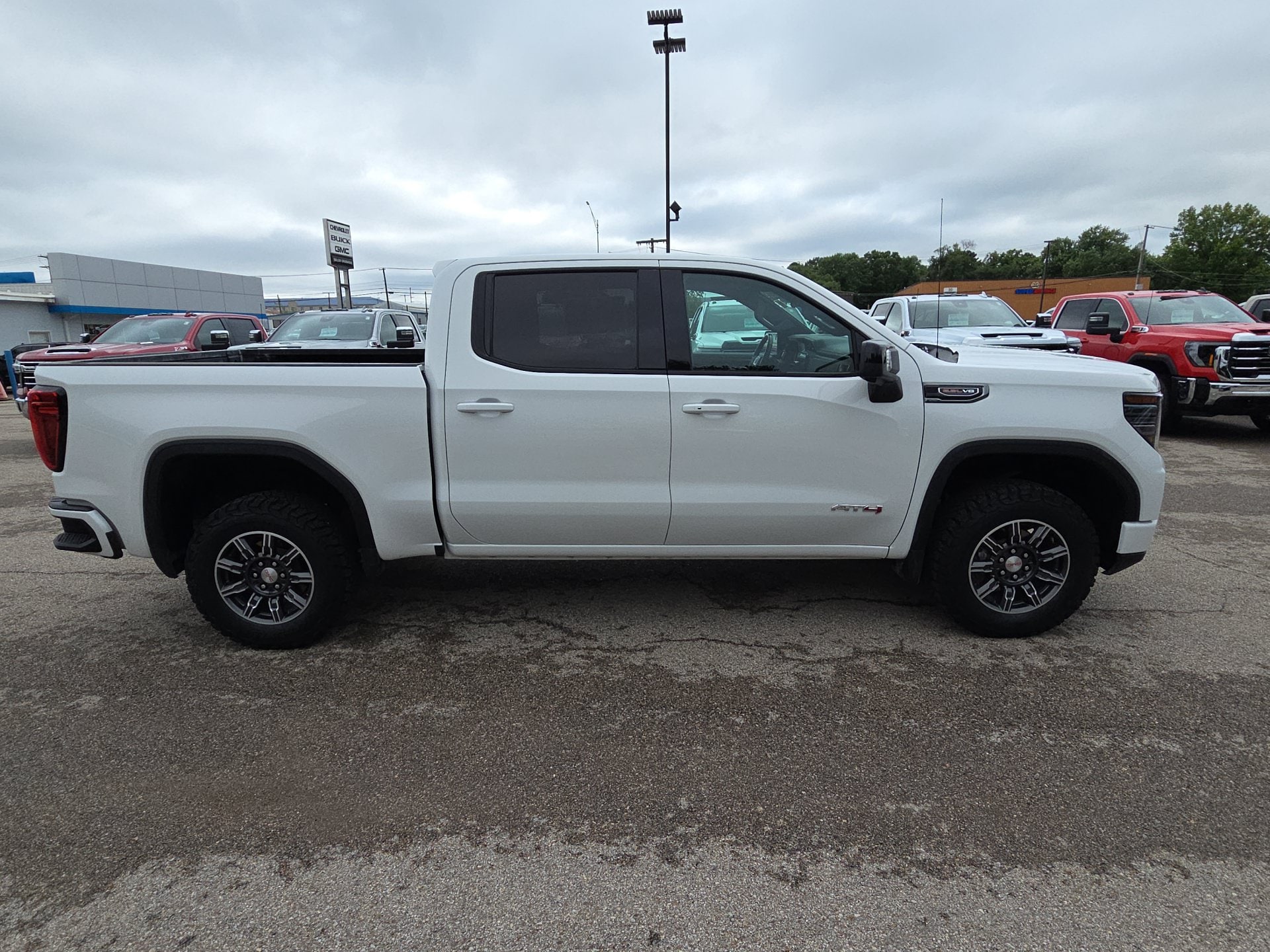 2025 GMC Sierra 1500 AT4 - Photo 11