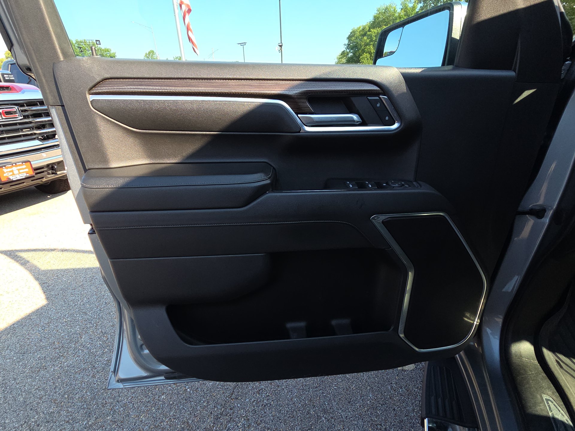 2023 Chevrolet Silverado 1500 LT - Photo 14