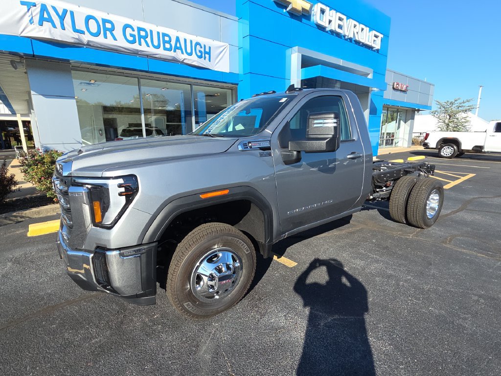 New 2026 GMC Sierra 3500 HD Chassis Cab SLE Truck