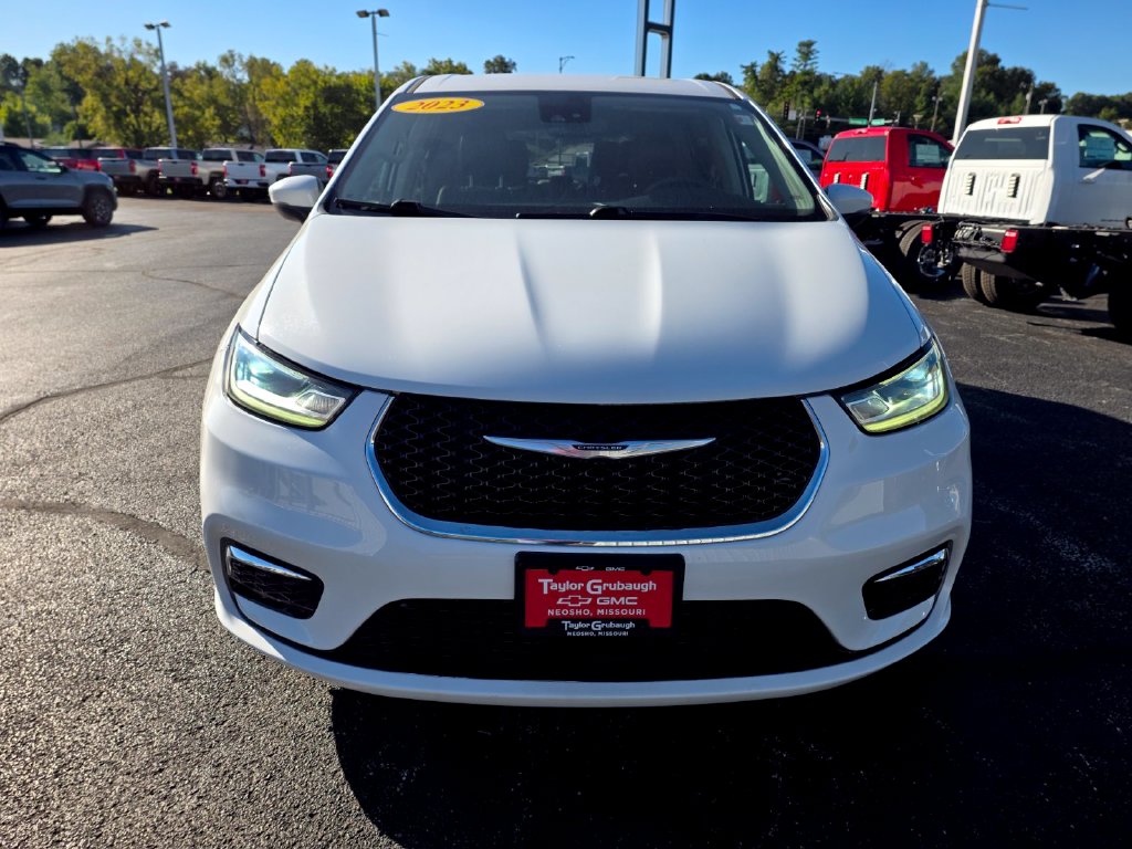 Used 2023 Chrysler Pacifica Touring L Minivan/Van